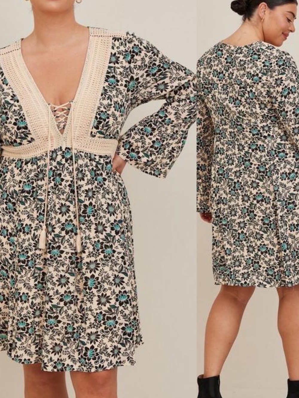 torrid Cream Tunic with Teal & Black Floral Detail